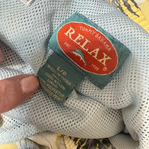 Tommy Bahama Relax Swim trunks Board Shorts Size L hawaiian nylon mesh lined - Picture 6 of 7